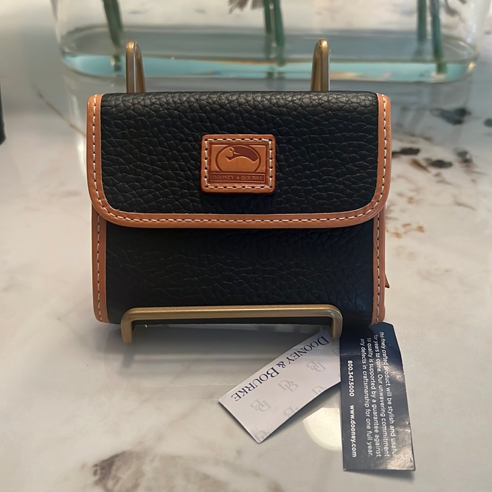 NWT DOONEY & BOURKE leather wallet